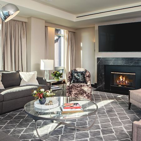 Intercontinental Boston By Ihg Hotel Bagian luar foto The living room of a suite at the Mandarin Oriental Washington DC