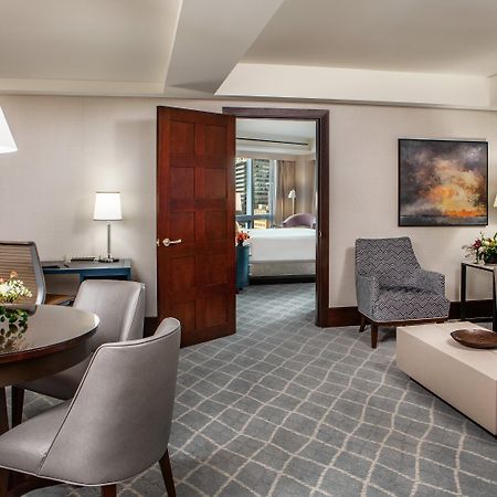 Intercontinental Boston By Ihg Hotel Bagian luar foto A suite at The Westin