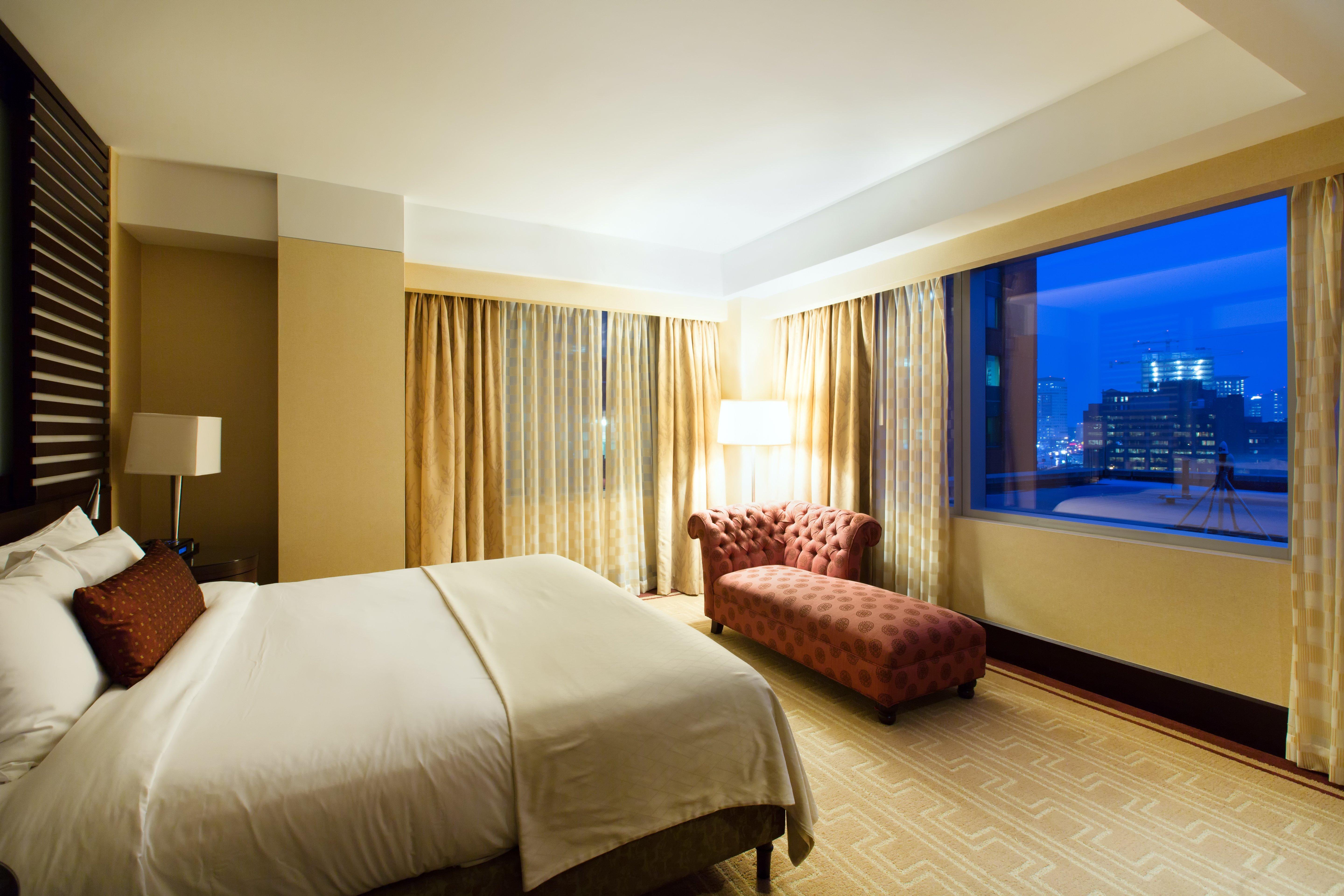 Intercontinental Boston By Ihg Hotel Bagian luar foto A bedroom at the hotel