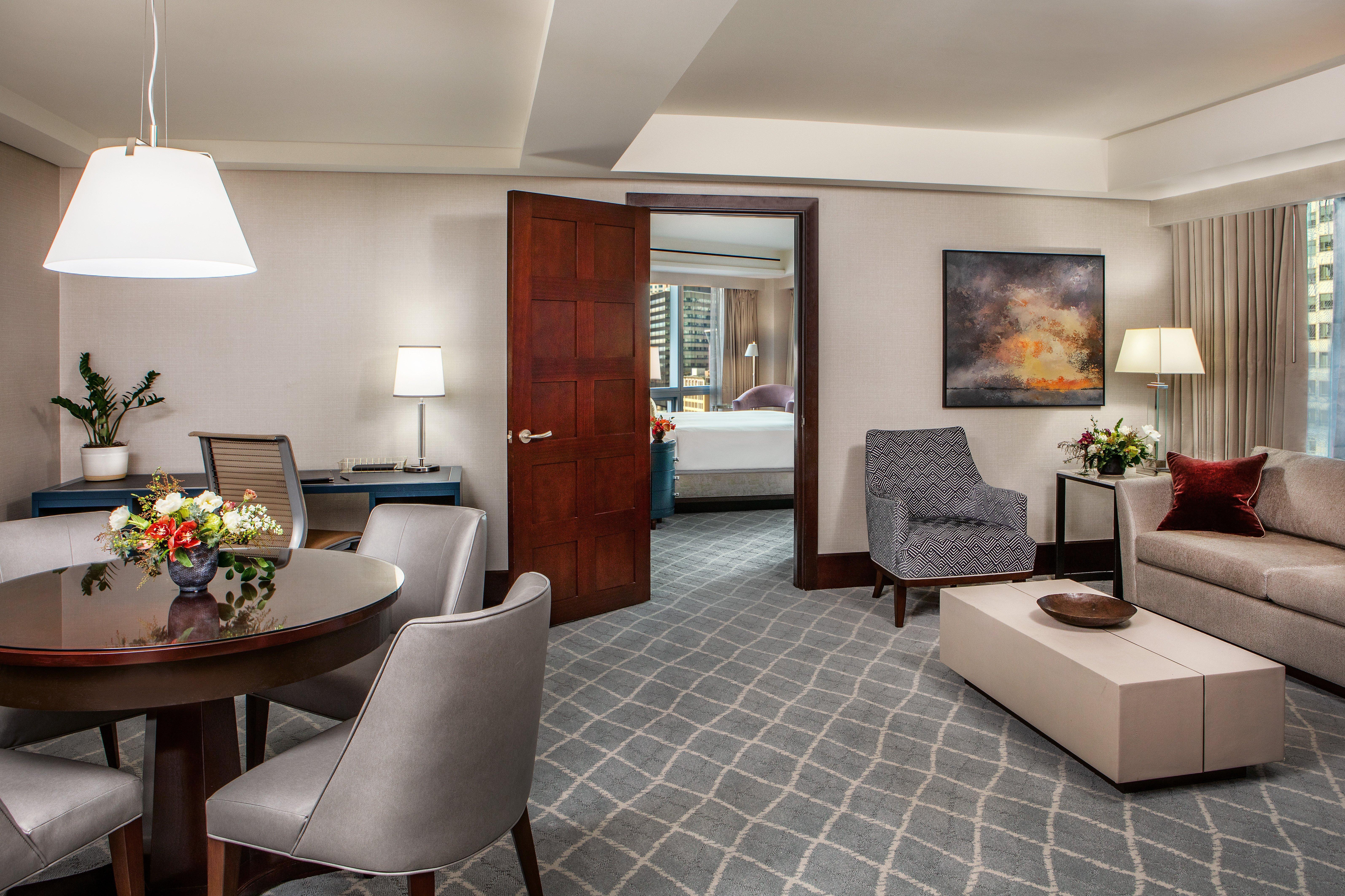 Intercontinental Boston By Ihg Hotel Bagian luar foto A suite at The Westin