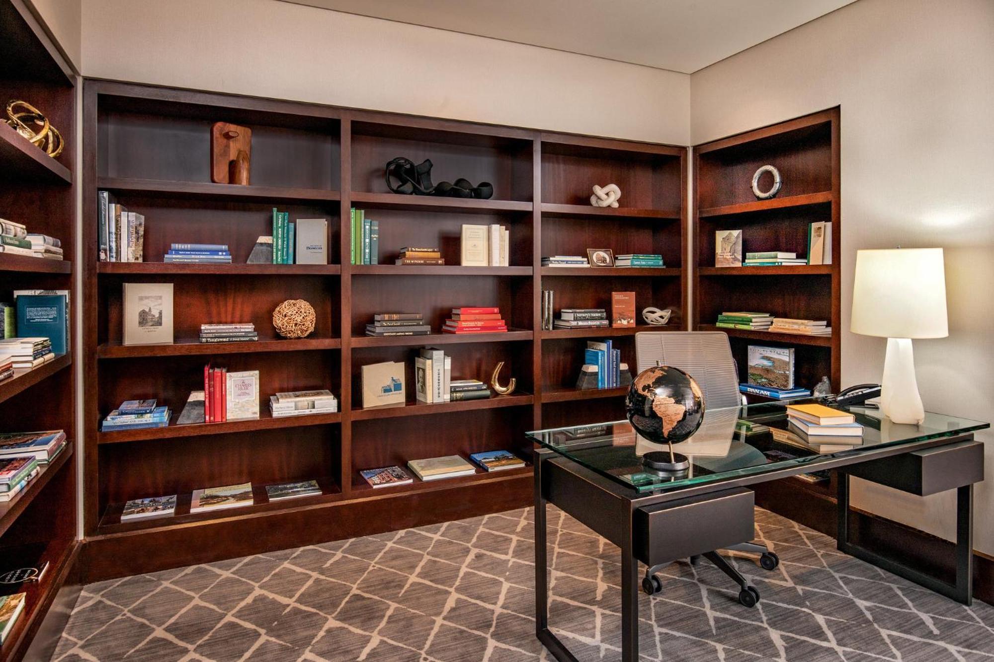 Intercontinental Boston By Ihg Hotel Bagian luar foto A home office