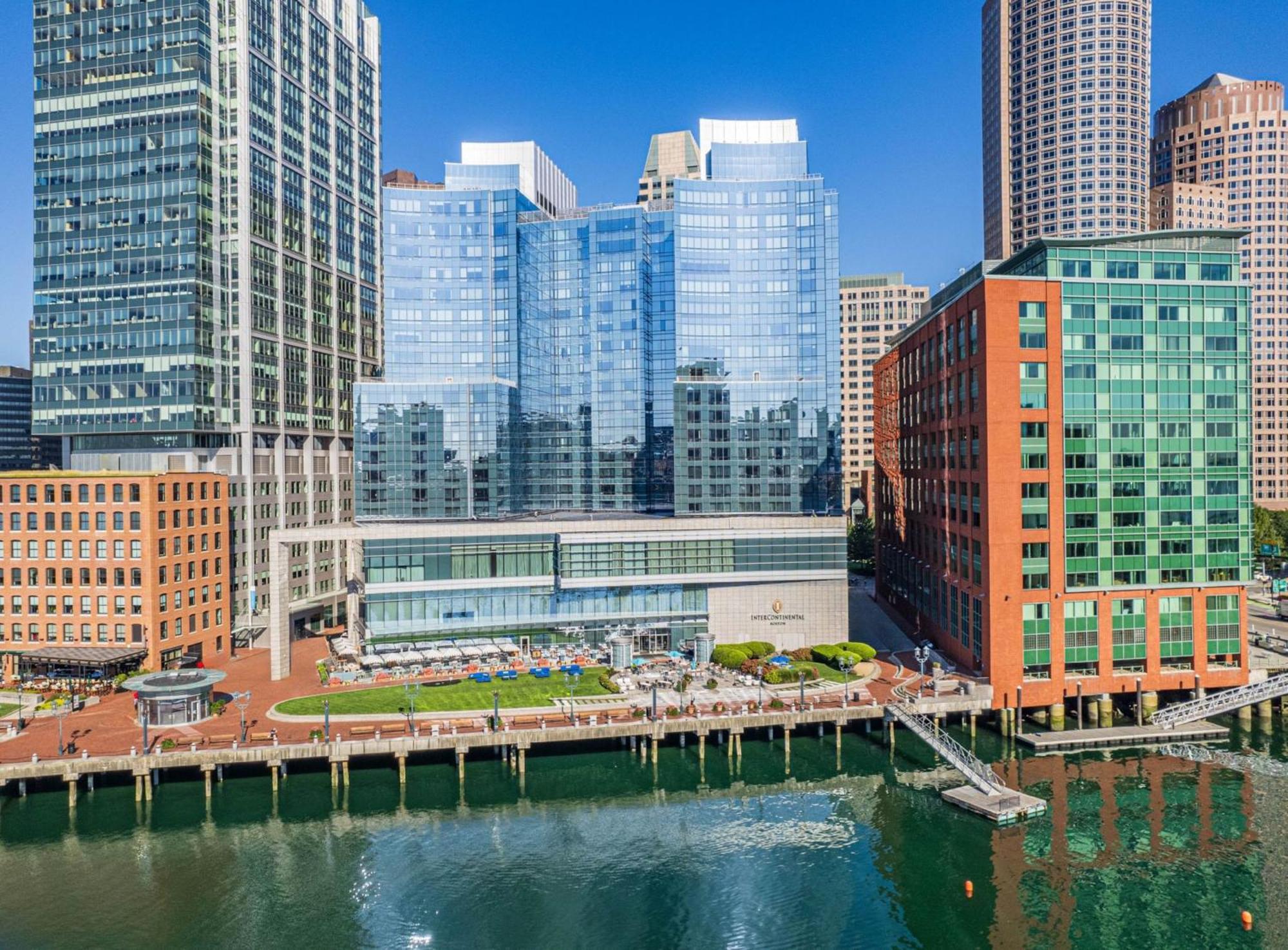 Intercontinental Boston By Ihg Hotel Bagian luar foto The Boston Convention and Exhibition Center